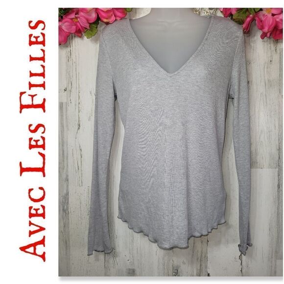 NWT Avec Les Filles Heather Grey V Neck Top - Picture 1 of 10